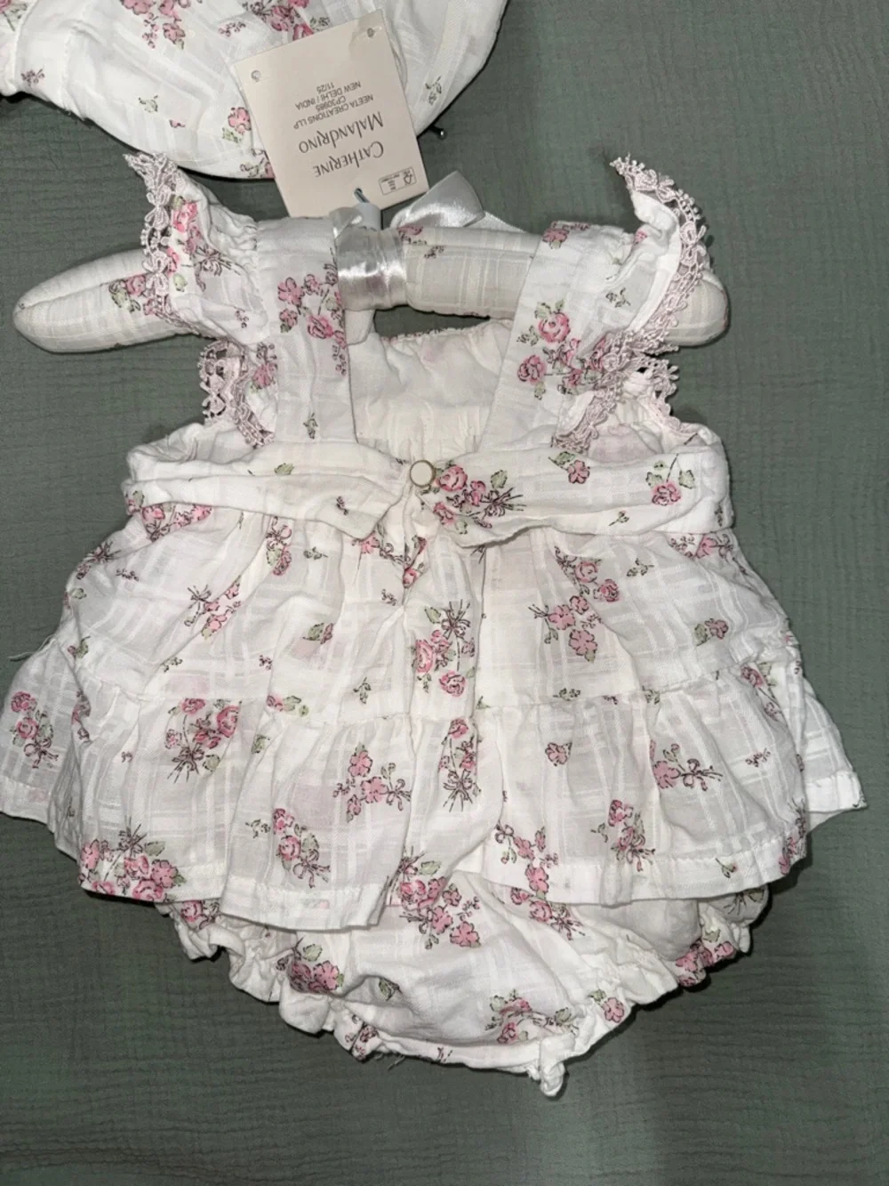 Catherine Malandrino White Baby Dress and Bonnet with Pink Floral Trim 3/6M - Picture 2 of 3